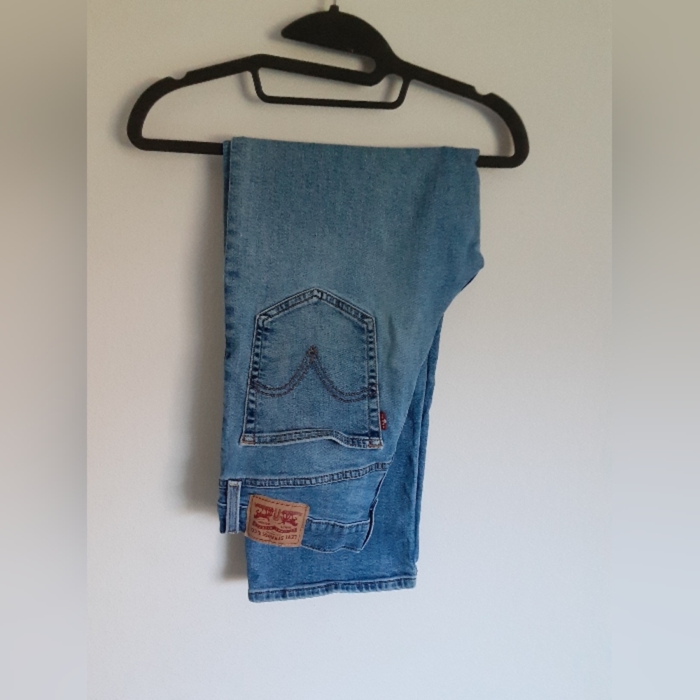 Levi's